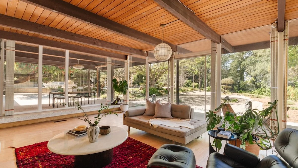 The California Dream, Perfectly Preserved in Sherman Oaks